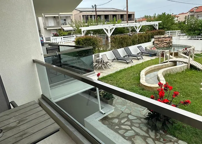 View Nikiti (Sithonia)